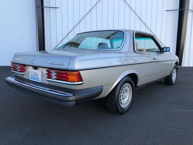 1985 Mercedes-Benz 300-Series - photo 3