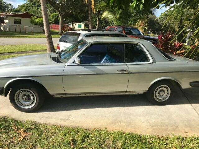 1985 Mercedes-Benz 300-Series 2 door pillar less coupe - photo 13