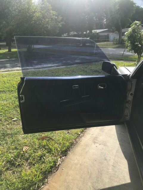 1985 Mercedes-Benz 300-Series 2 door pillar less coupe - photo 4