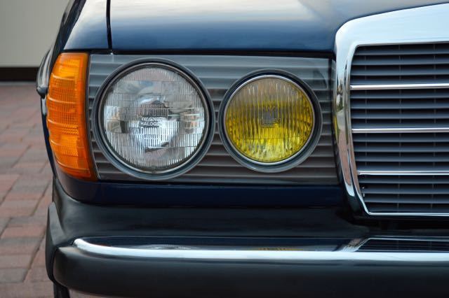 1985 Mercedes-Benz 300-Series 2 door coupe - photo 10