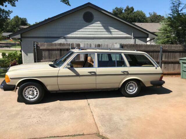 1985 Mercedes-Benz 300-Series 300TD turbo diesel wagon 3rd seat - photo 2