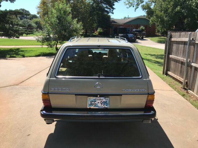 1985 Mercedes-Benz 300-Series 300TD turbo diesel wagon 3rd seat - photo 4