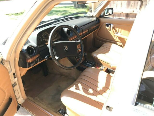 1985 Mercedes-Benz 300-Series 300TD turbo diesel wagon 3rd seat - photo 6