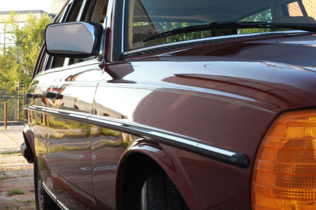 1985 Mercedes-Benz 300-Series - photo 6