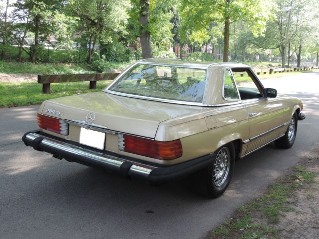 1985 Mercedes-Benz SL-Class Convertible - photo 10