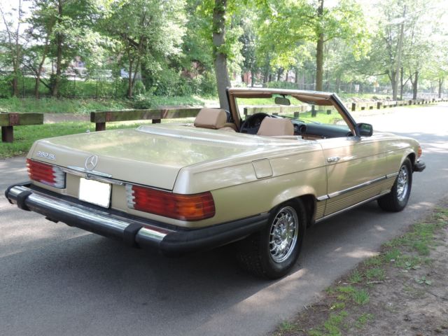 1985 Mercedes-Benz SL-Class Convertible - photo 6