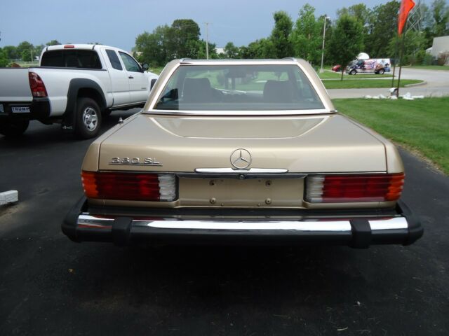 1985 Mercedes-Benz SL-Class 380SL Roadster Convertible - photo 4