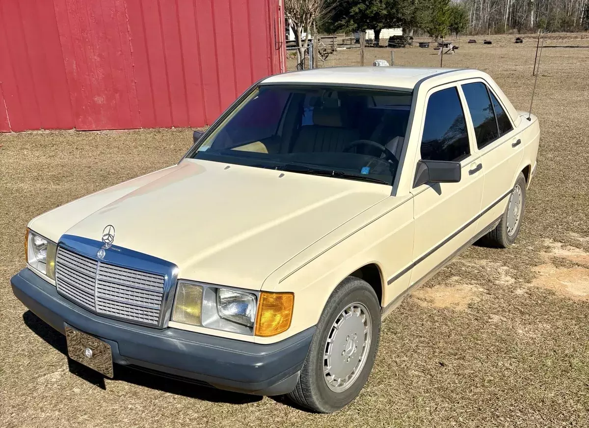 1985 Mercedes-Benz 190-Series Sedan Brown D 2.2 1985 Mercedes-Benz 190-Series D 2.2