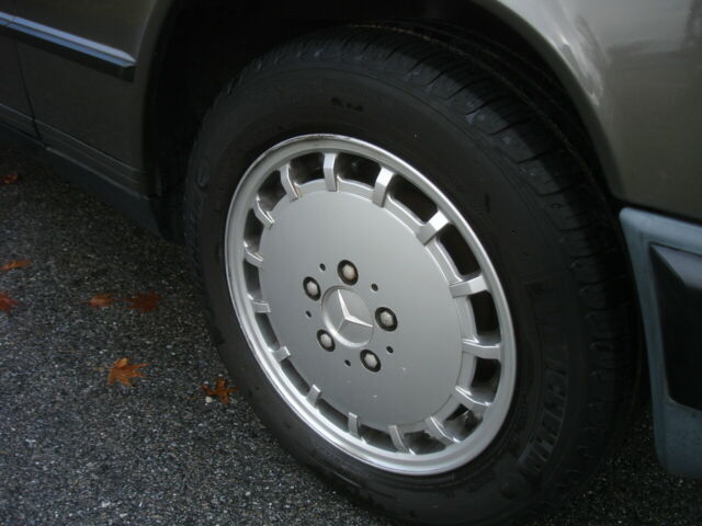 1985 Mercedes-Benz 190-Series gray leather - photo 13