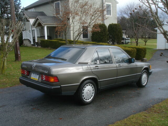 1985 Mercedes-Benz 190-Series gray leather - photo 5