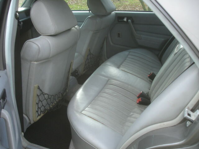 1985 Mercedes-Benz 190-Series gray leather - photo 9