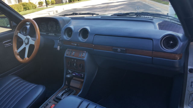 1985 Mercedes-Benz 200-Series - photo 10