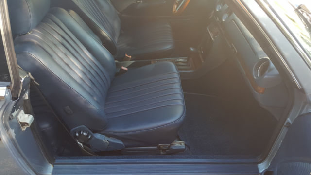 1985 Mercedes-Benz 200-Series - photo 12