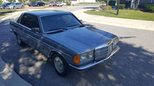 1985 Mercedes-Benz 200-Series - photo 7