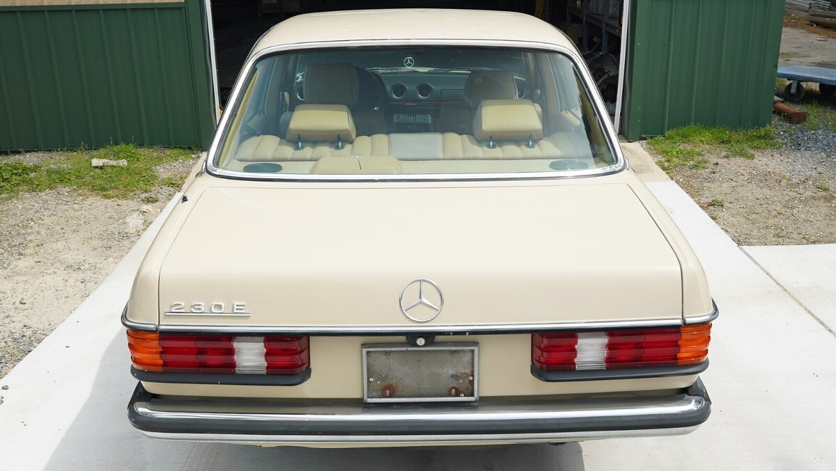 1985 Mercedes-Benz 200-Series - photo 7