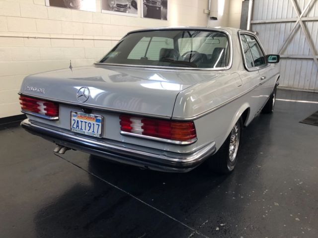 1985 Mercedes-Benz 200-Series - photo 5