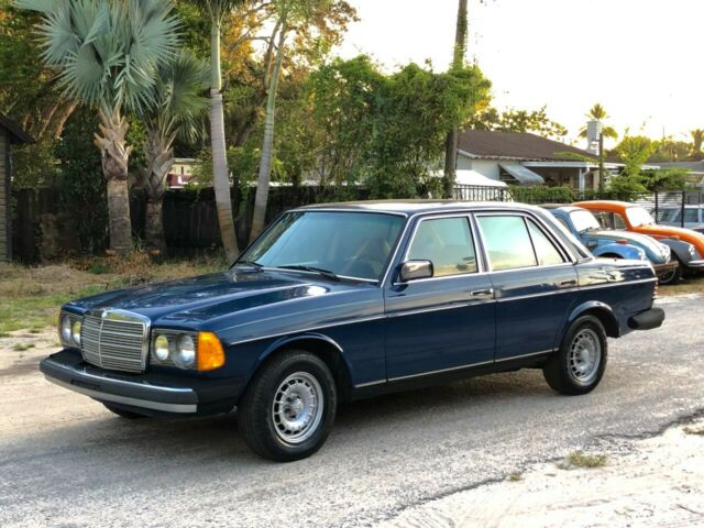 1985 Mercedes-Benz 300-Series 300 D 4dr Turbodiesel Sedan - photo 2