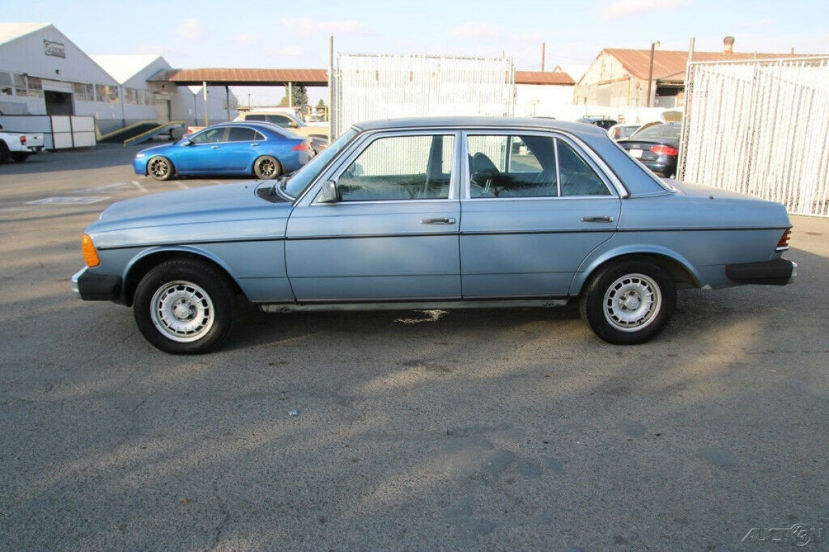 1985 Mercedes-Benz 300-Series 300 D - photo 8