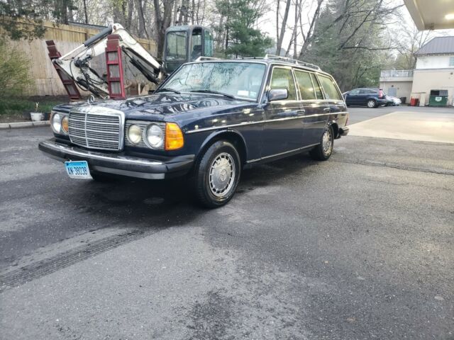 1985 Mercedes-Benz 300-Series