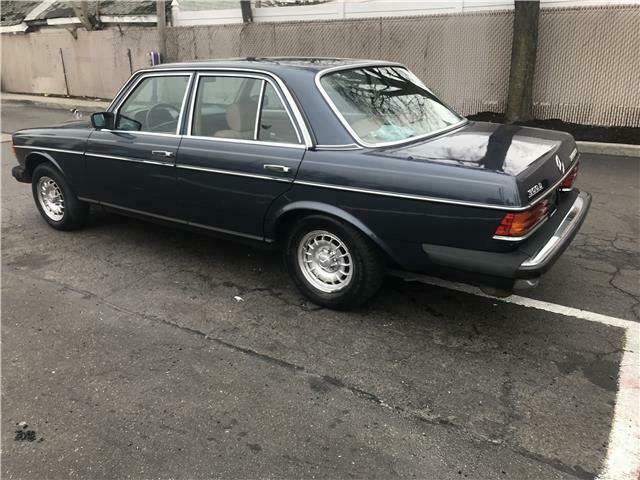 1985 Mercedes-Benz 300-Series 300D-T - photo 6