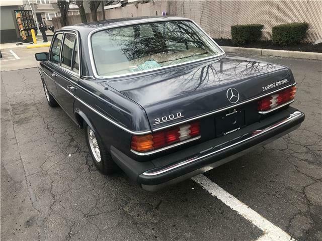1985 Mercedes-Benz 300-Series 300D-T - photo 7