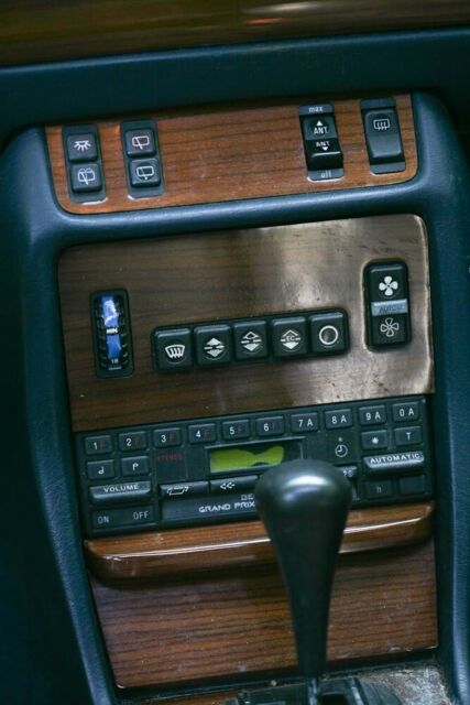 1985 Mercedes-Benz 300-Series W123 - photo 11
