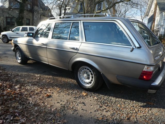 1985 Mercedes-Benz 300-Series 300TD-T - photo 10