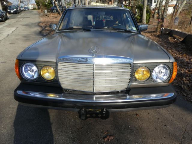 1985 Mercedes-Benz 300-Series 300TD-T - photo 2