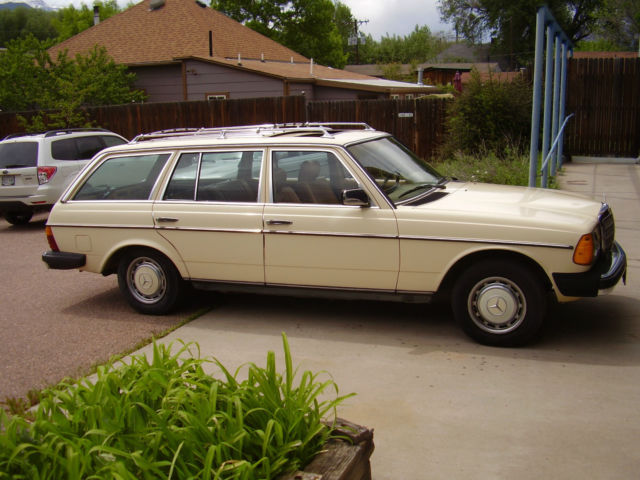 1985 Mercedes-Benz 300-Series 5 Door Wagon - photo 9