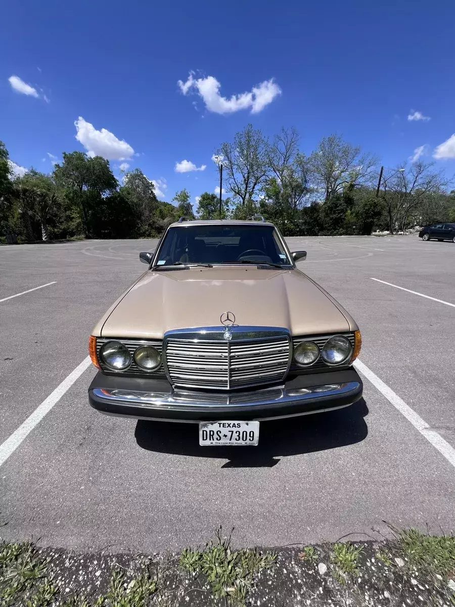 1985 Mercedes-Benz 300-Series TDT