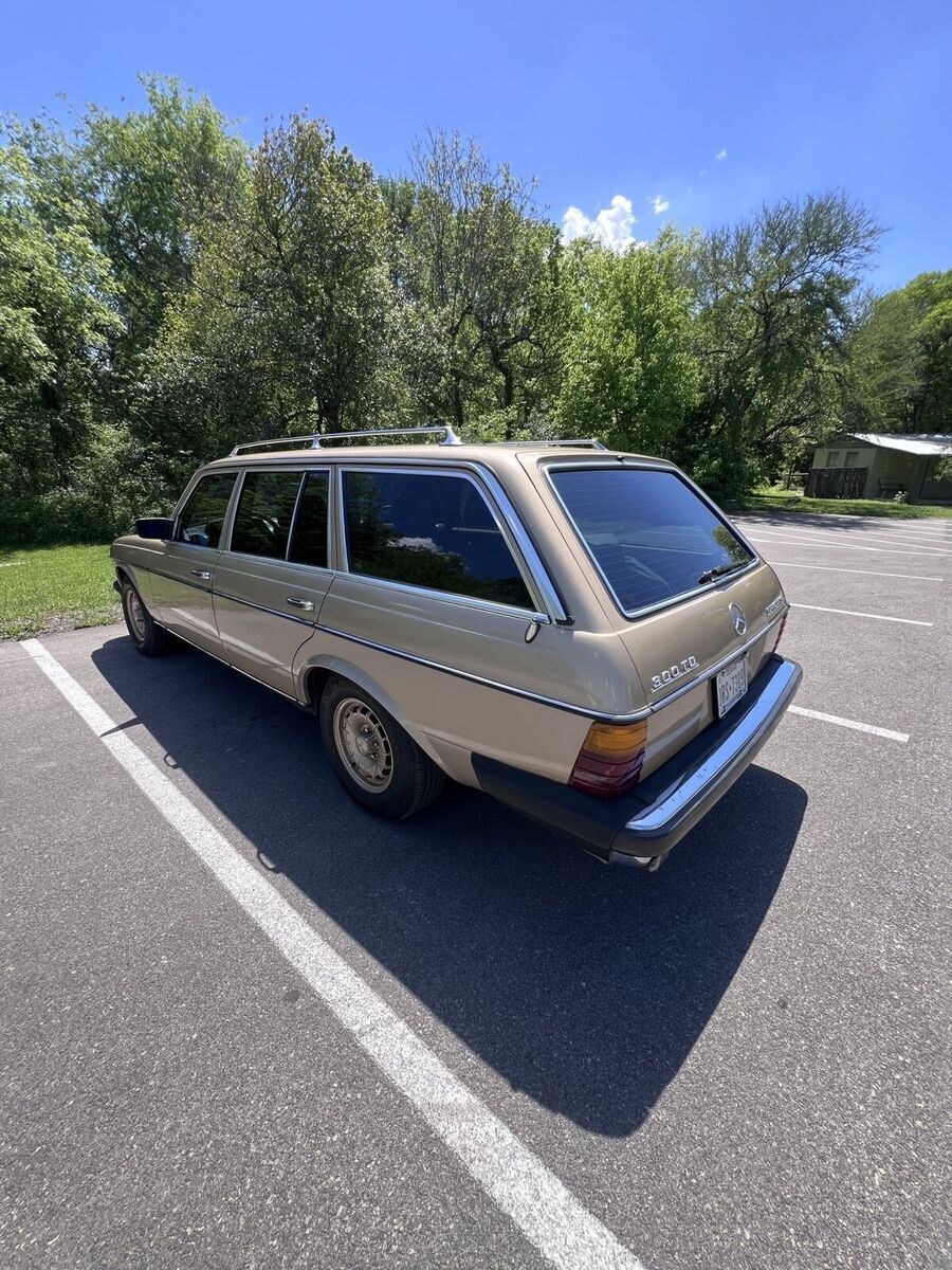 1985 Mercedes-Benz 300-Series TDT - photo 5