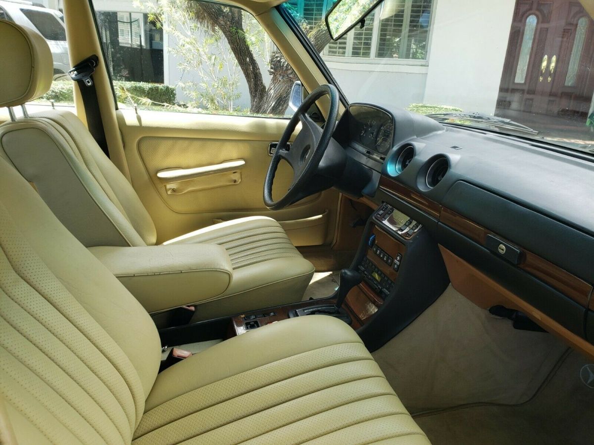 1985 Mercedes-Benz 300-Series DT - photo 10