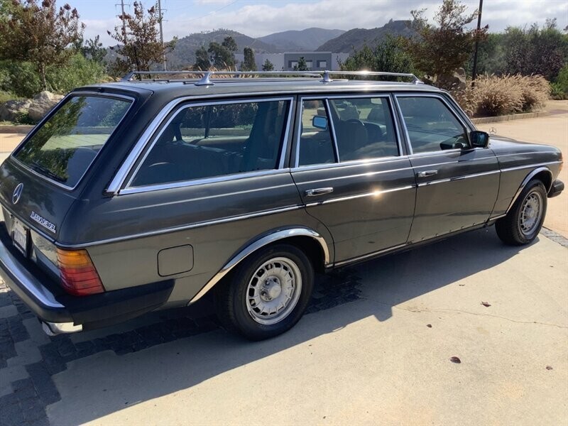 1985 300-Series 300 TD - photo 11