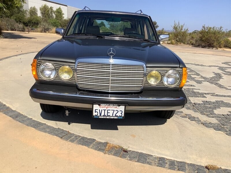 1985 300-Series 300 TD - photo 2