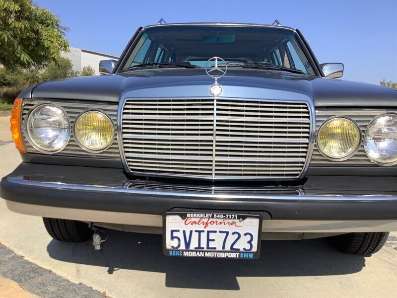 1985 300-Series 300 TD - photo 3