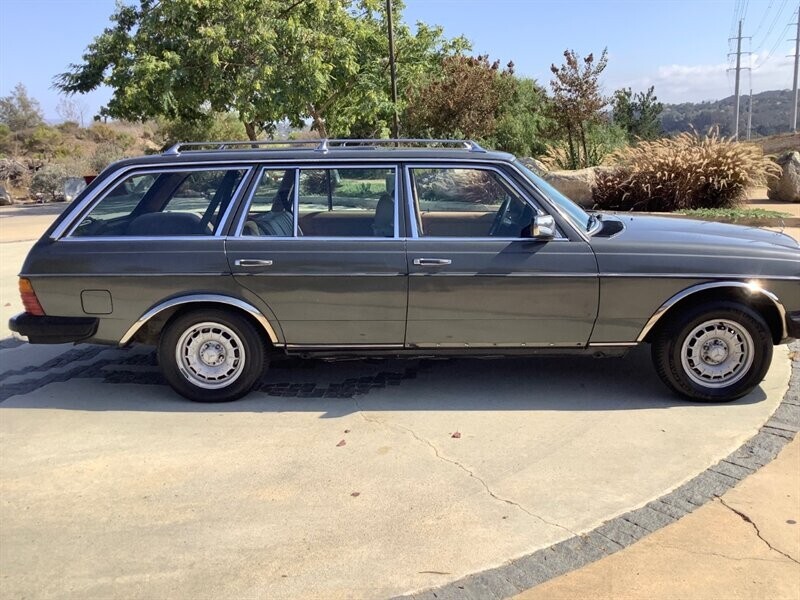 1985 300-Series 300 TD - photo 5