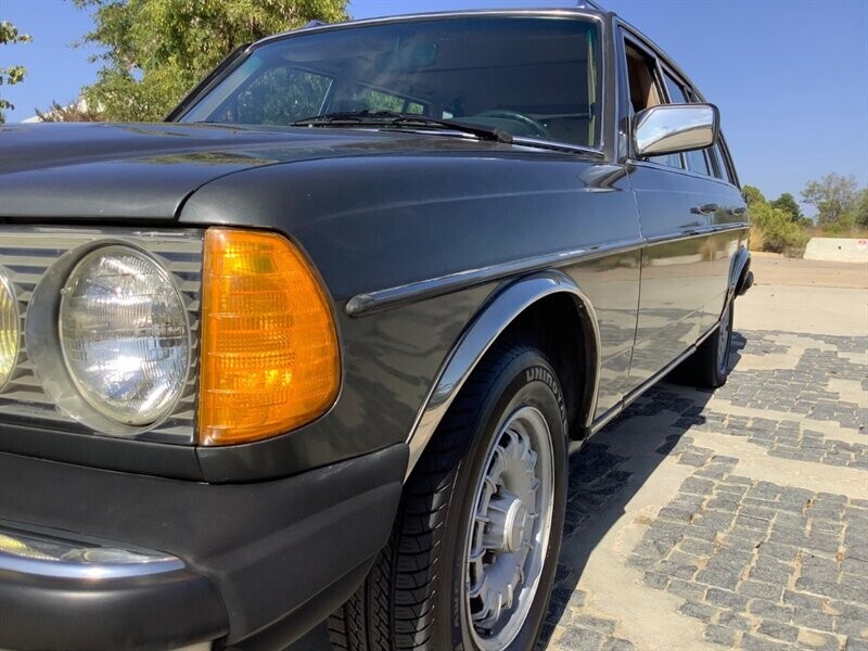 1985 300-Series 300 TD - photo 8