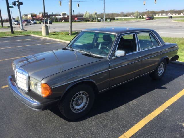 1985 Mercedes-Benz 300 Turbo Diesel 1985 Mercedes-Benz 300-Series