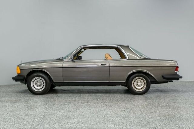 1985 Mercedes-Benz 300-Series - photo 3