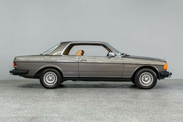 1985 Mercedes-Benz 300-Series - photo 9