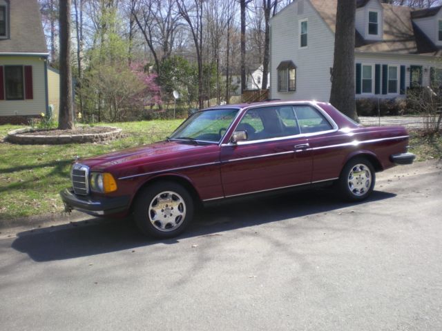 1985 Mercedes-Benz 300CD 2-door coupe 1985 Mercedes-Benz 300-Series