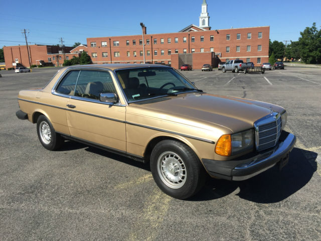1985 Mercedes-Benz 300-Series