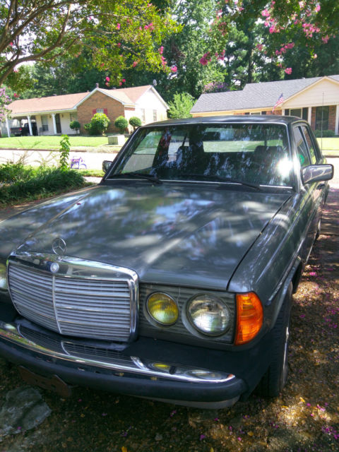 1985 Mercedes Benz 300D 1985 Mercedes-Benz 300-Series
