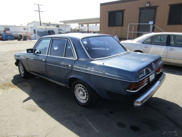 1985 Mercedes-Benz 300-Series 4 Dr Turbodiesel - photo 3