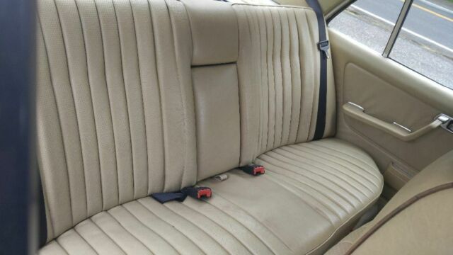 1985 Mercedes-Benz 300-Series 300D - photo 10