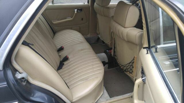 1985 Mercedes-Benz 300-Series 300D - photo 9