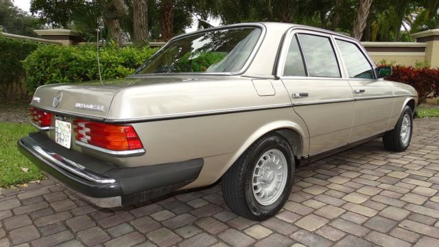 1985 Mercedes-Benz 300-Series FACTORY LEATHER - photo 5