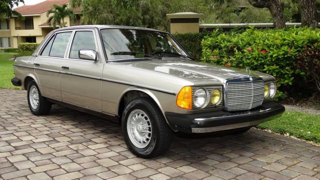 1985 Mercedes-Benz 300-Series FACTORY LEATHER - photo 7