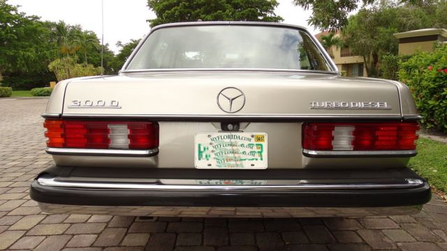 1985 Mercedes-Benz 300-Series FACTORY LEATHER - photo 8