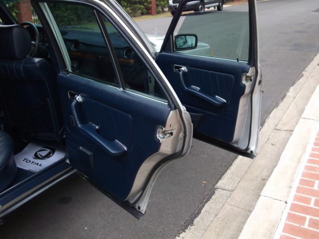 1985 Mercedes-Benz 300-Series 123 Series - photo 12